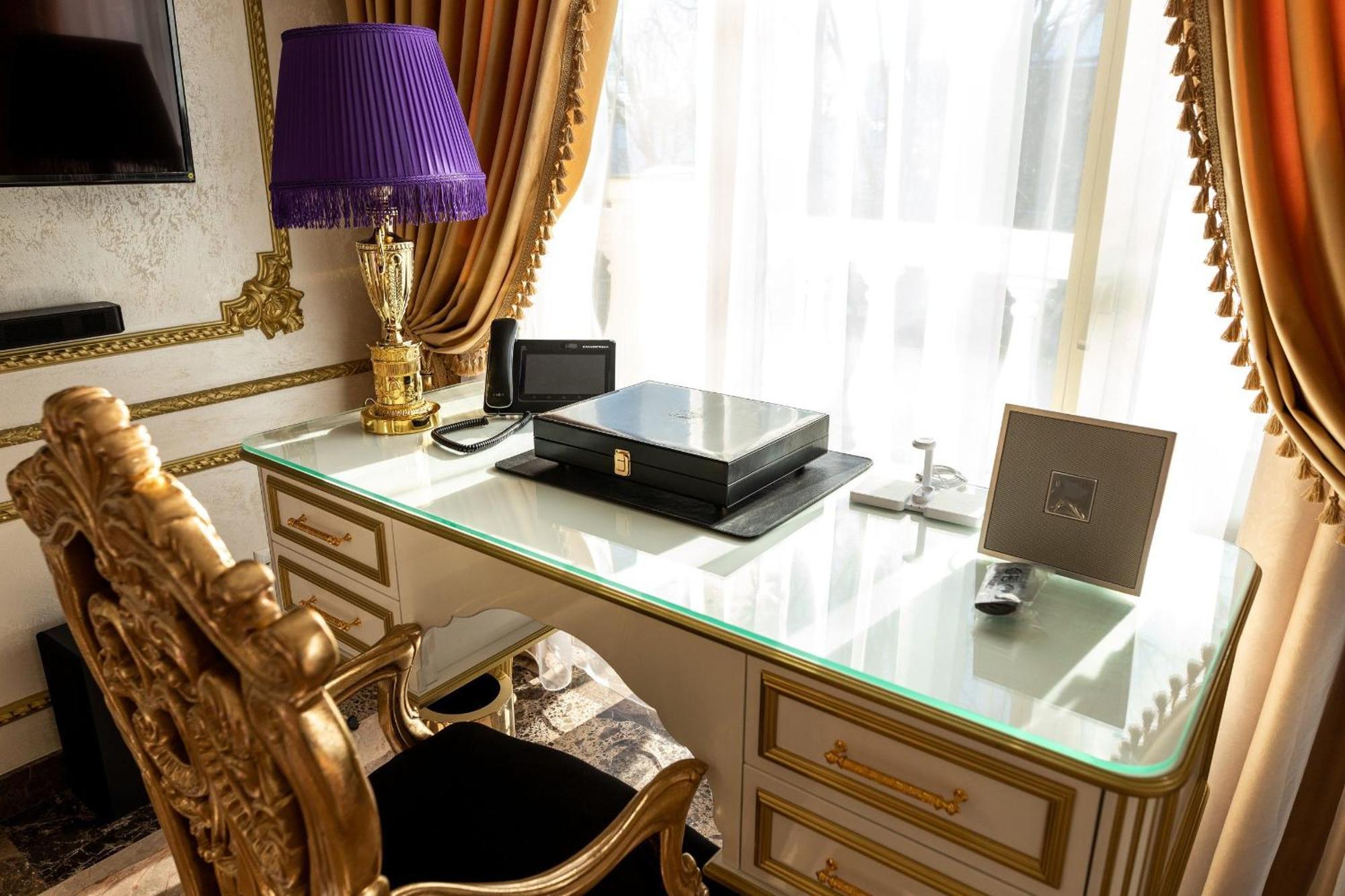 Royal Palace Luxury Hotel And Spa Khmel'nyts'kyy Quarto foto