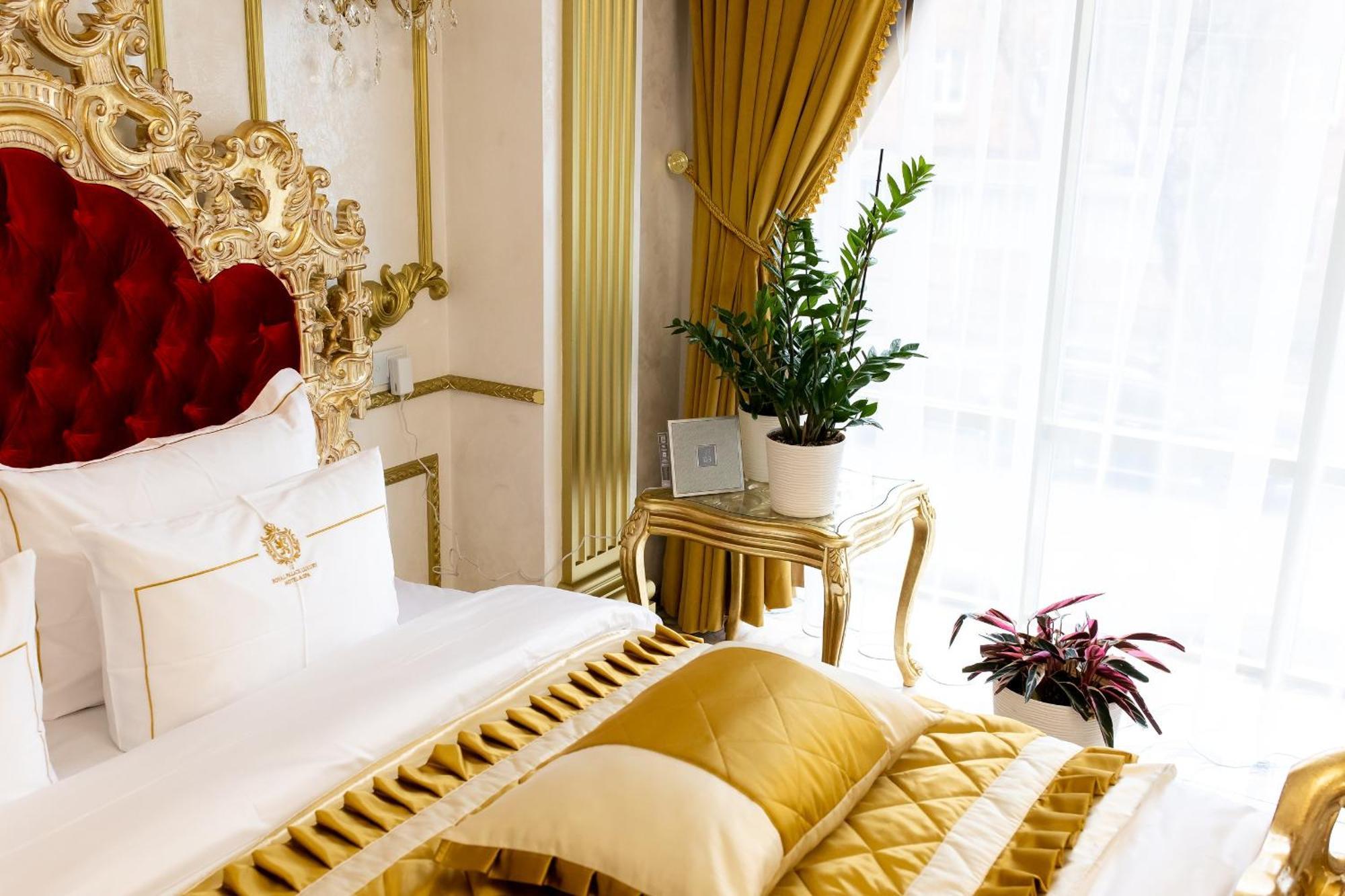 Royal Palace Luxury Hotel And Spa Khmel'nyts'kyy Quarto foto