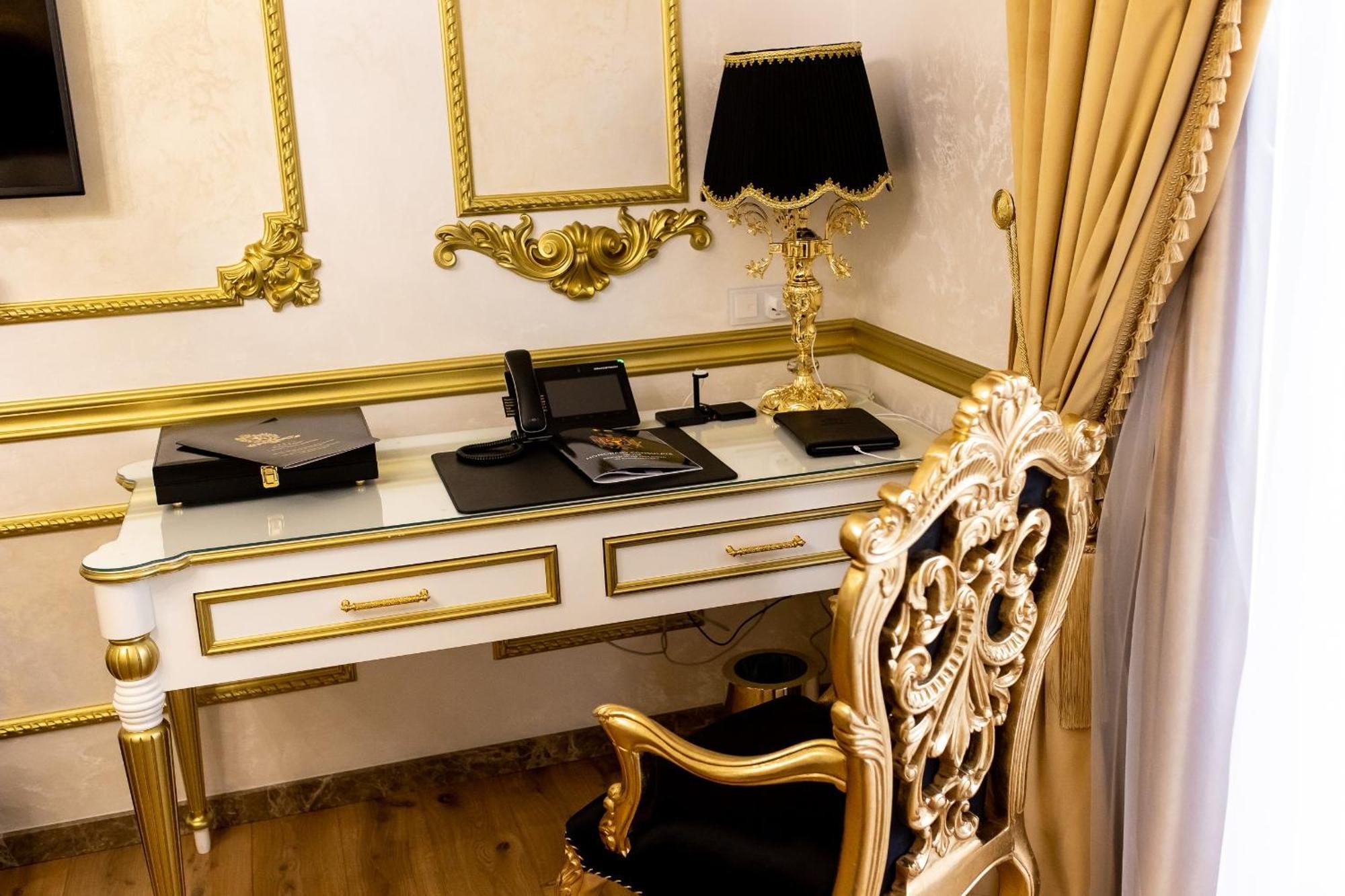 Royal Palace Luxury Hotel And Spa Khmel'nyts'kyy Quarto foto