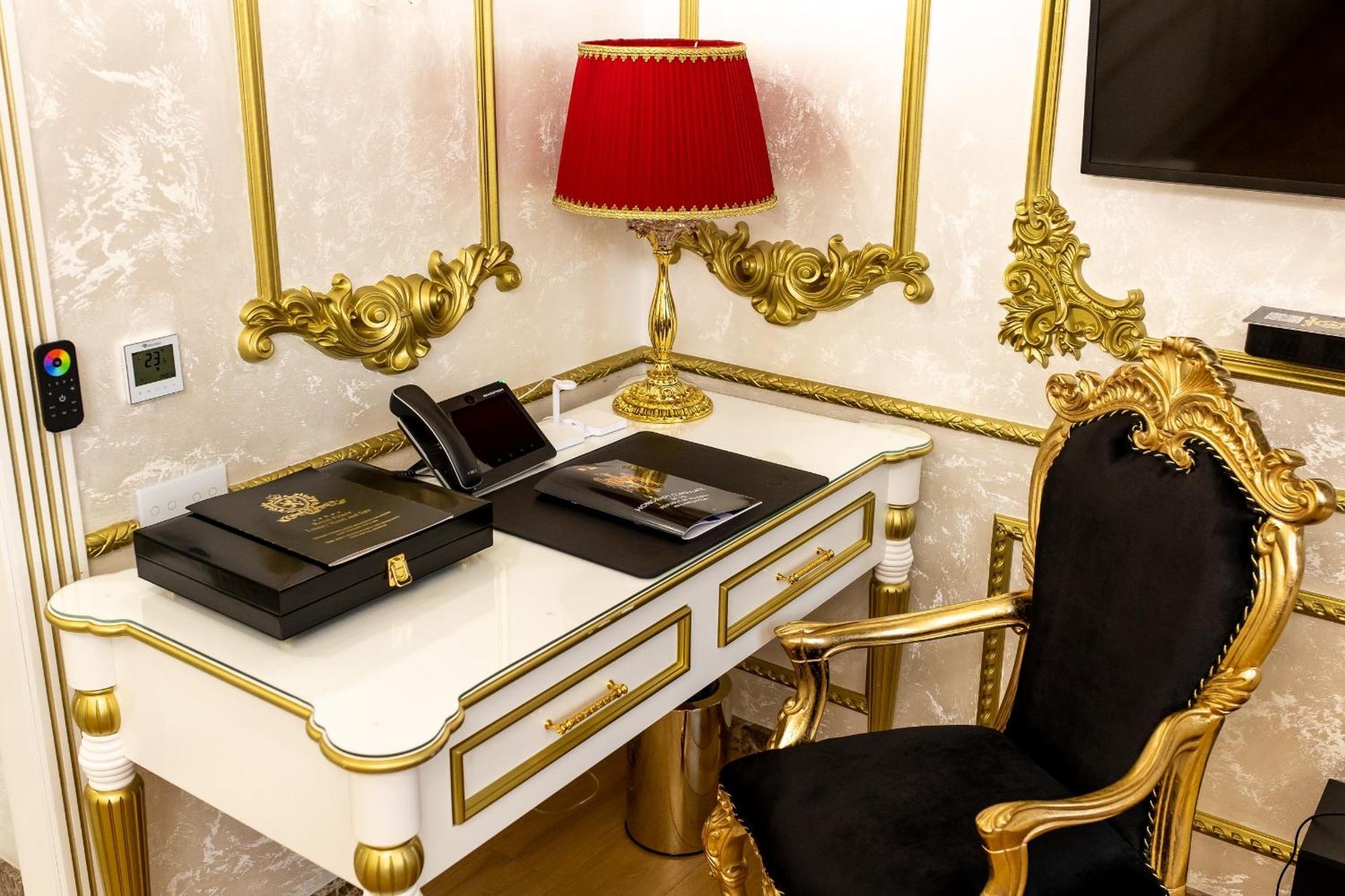 Royal Palace Luxury Hotel And Spa Khmel'nyts'kyy Quarto foto